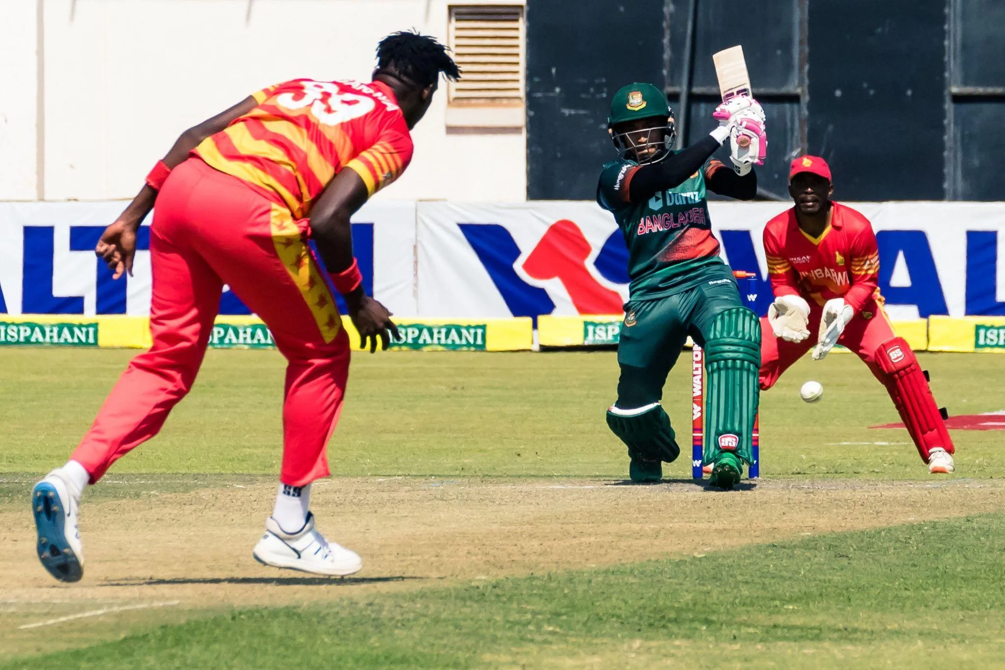 নাহিদ রানার রেকর্ডও বাঁচাতে পারল না বাংলাদেশ
