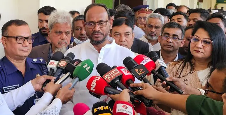 প্রাণী চিকিৎসায় মানসম্মত ওষুধ ও আধুনিক সেবা নিশ্চিতের নির্দেশ প্রতিমন্ত্রীর